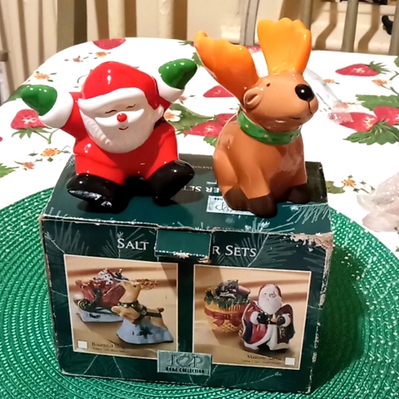 JC PENNEY HOLIDAY REINDEER & SANTA SALT AND PEPPER SET - Picture 1 of 11